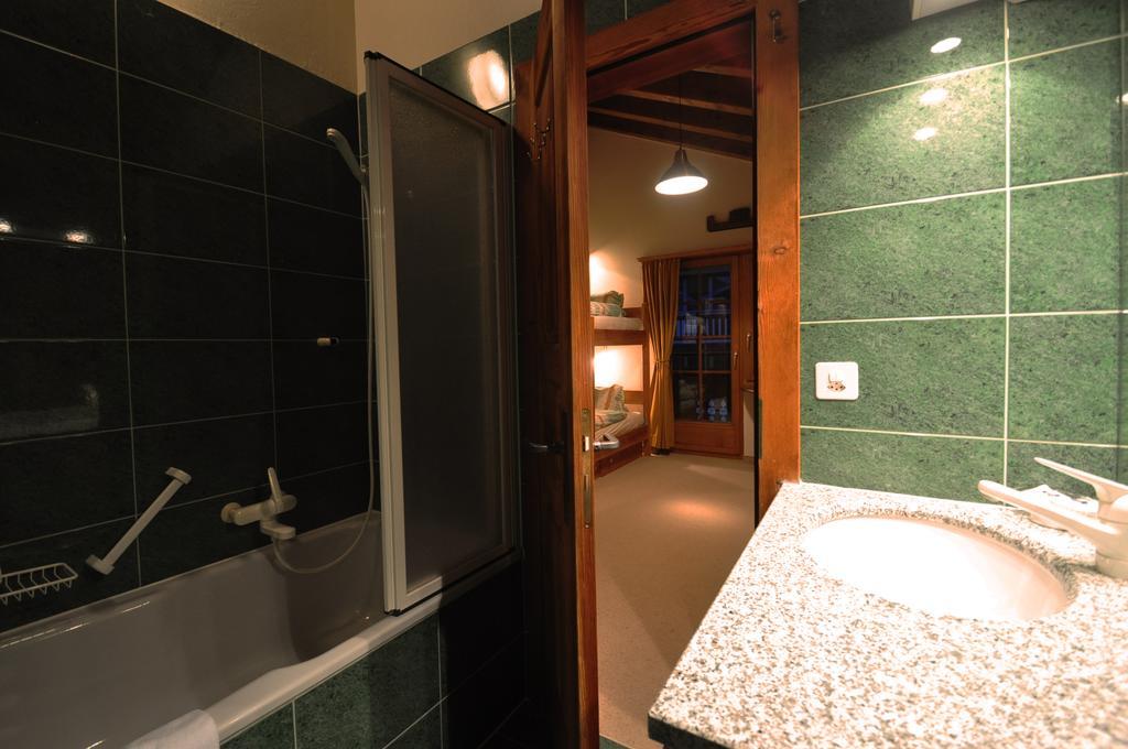 Haus Tiefbach - Apartment Cervino Zermatt Bagian luar foto