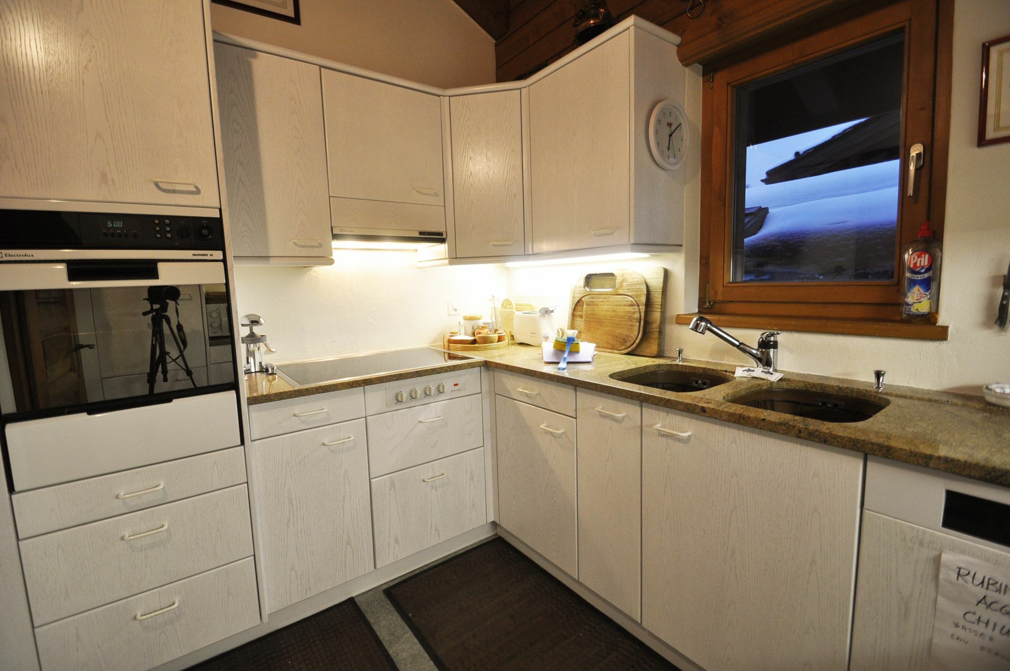 Haus Tiefbach - Apartment Cervino Zermatt Bagian luar foto