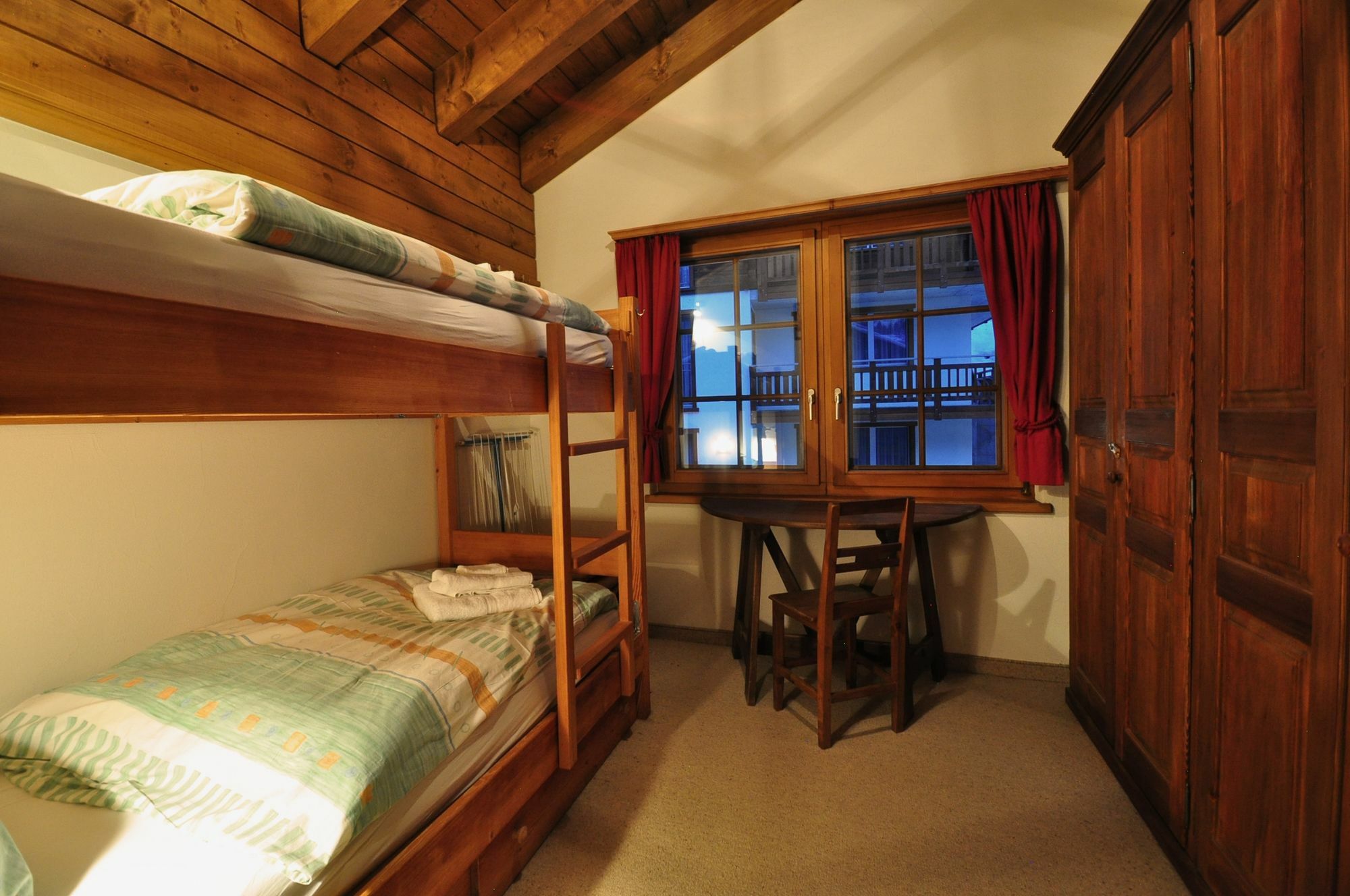 Haus Tiefbach - Apartment Cervino Zermatt Bagian luar foto