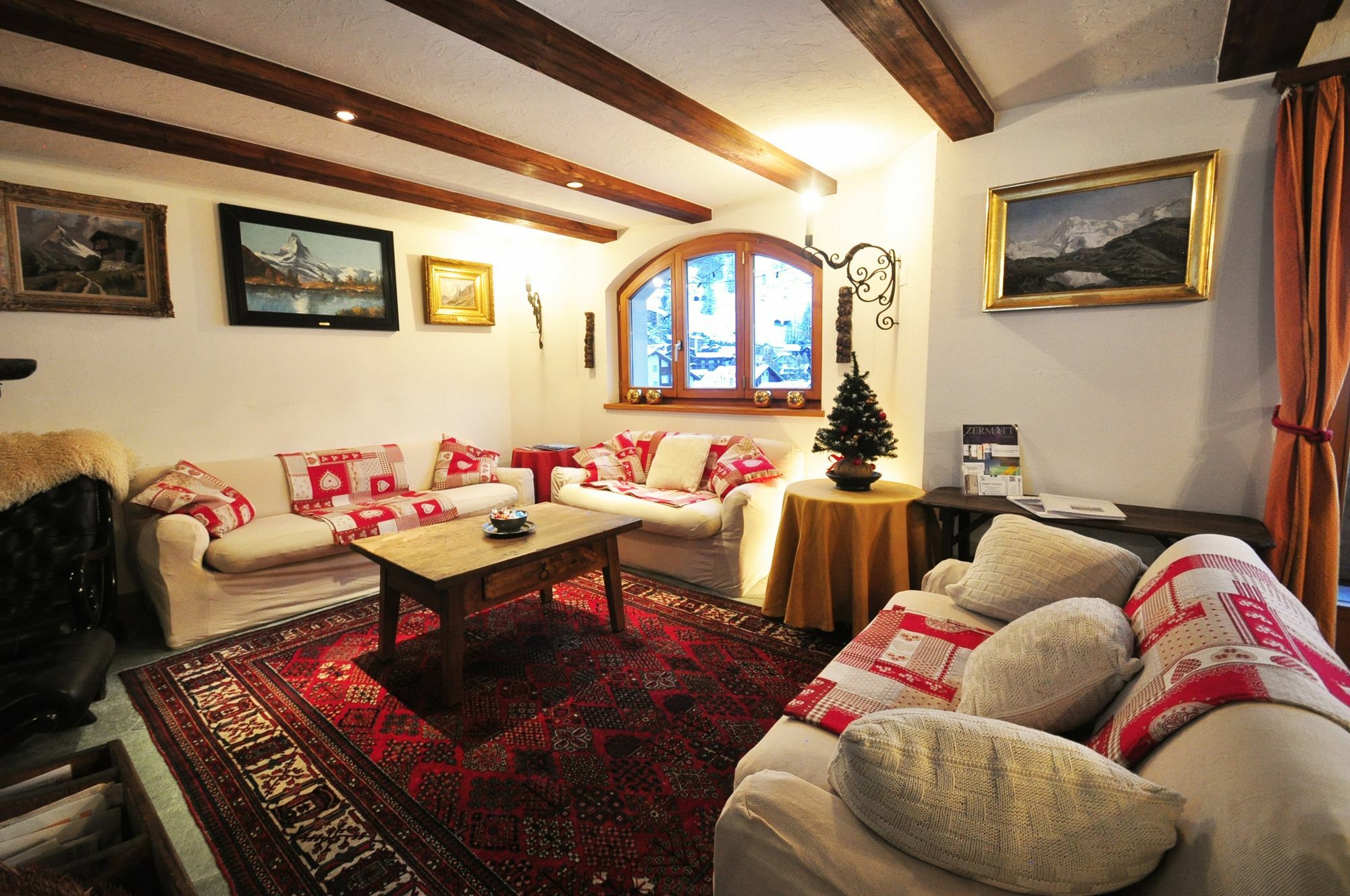 Haus Tiefbach - Apartment Cervino Zermatt Bagian luar foto